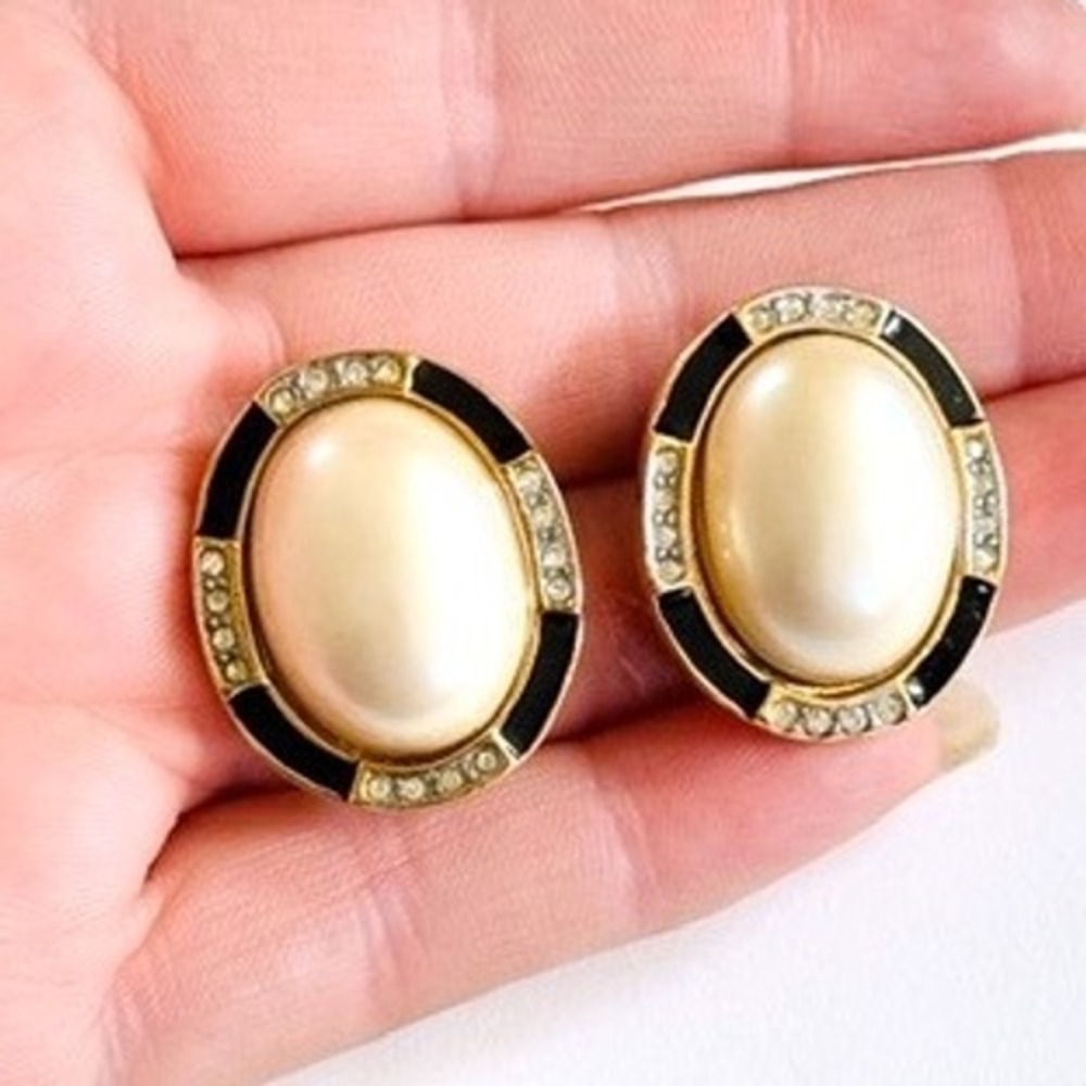 VTG Carolee pierced baroque pearl cabochon oval rhinestone Earrings Designer